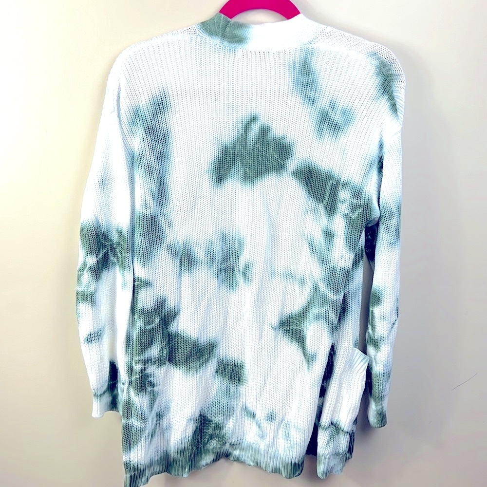 Tie Dye Sweater with Pockets - Picture 3 of 3